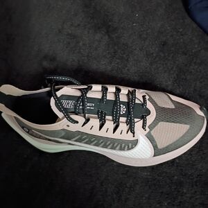 Nike Pink W/Black and Gray Running Shoe